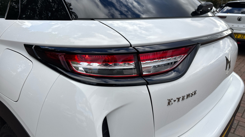 DS 3 Crossback 100kW E-TENSE Bastille 50kWh 5dr Auto Electric 